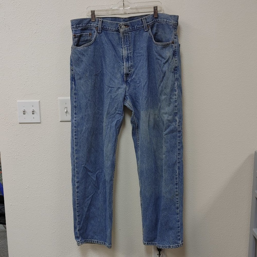 LEVI'S 550 RELAXED FIT 42/32 JEANS